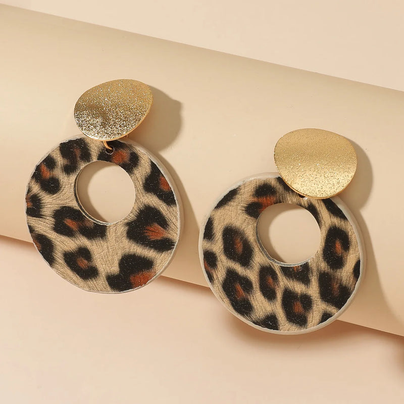 New style versatile round leopard print earrings with a cool and exaggerated personality for women's earrings