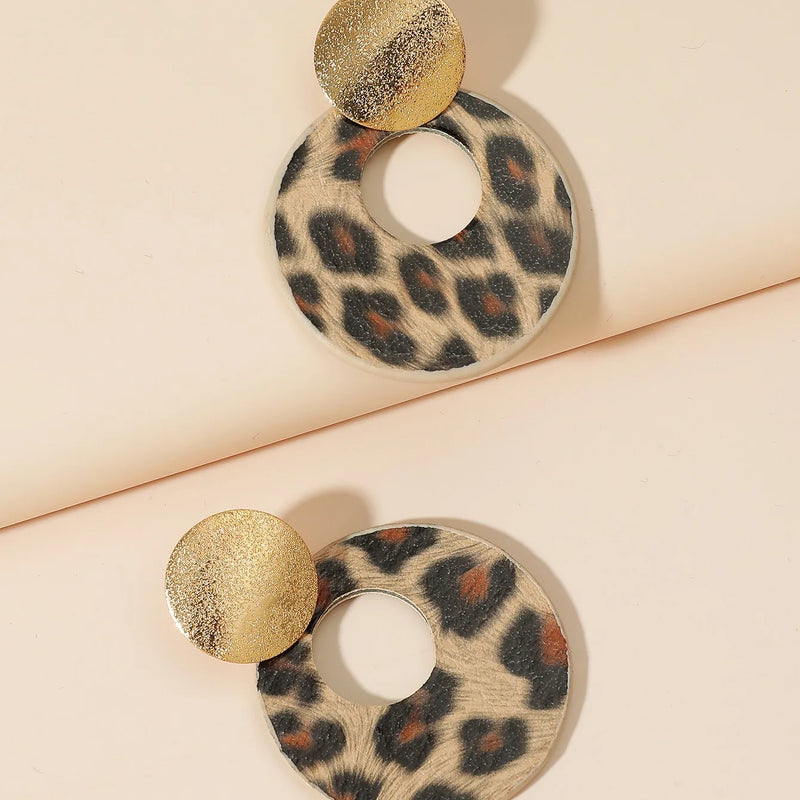 New style versatile round leopard print earrings with a cool and exaggerated personality for women's earrings